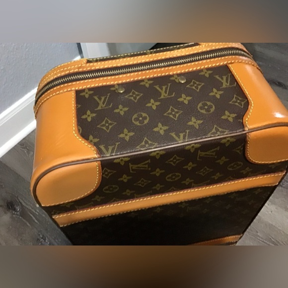 Louis Vuitton  Stratos Carry Case  Monogram Canvas Leather Travel Bags - Picture 3 of 16